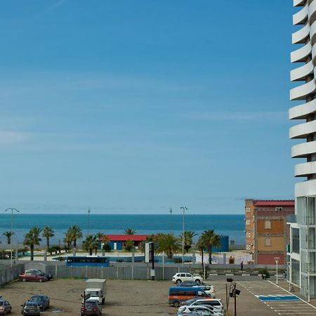 Ferienwohnung Rezal Plaza Batumi Exterior foto