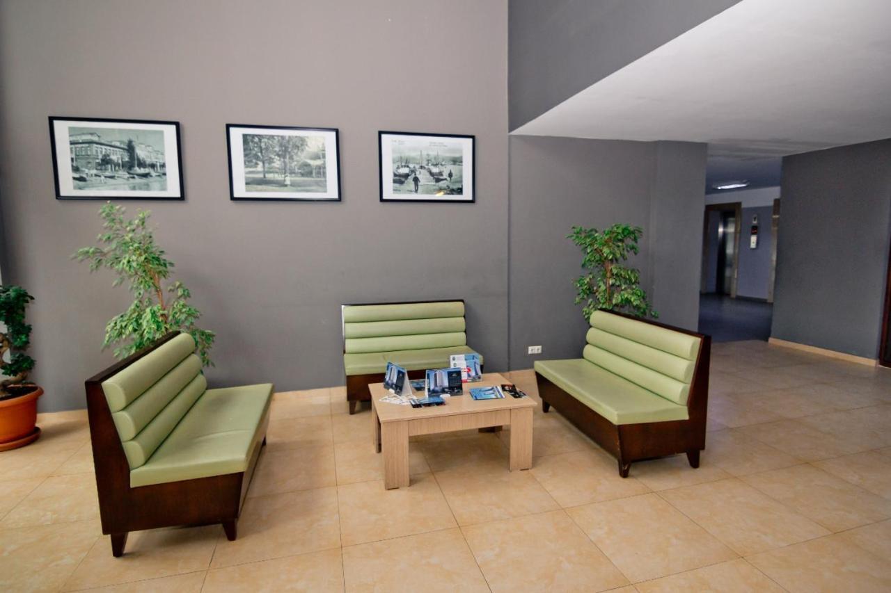 Ferienwohnung Rezal Plaza Batumi Exterior foto