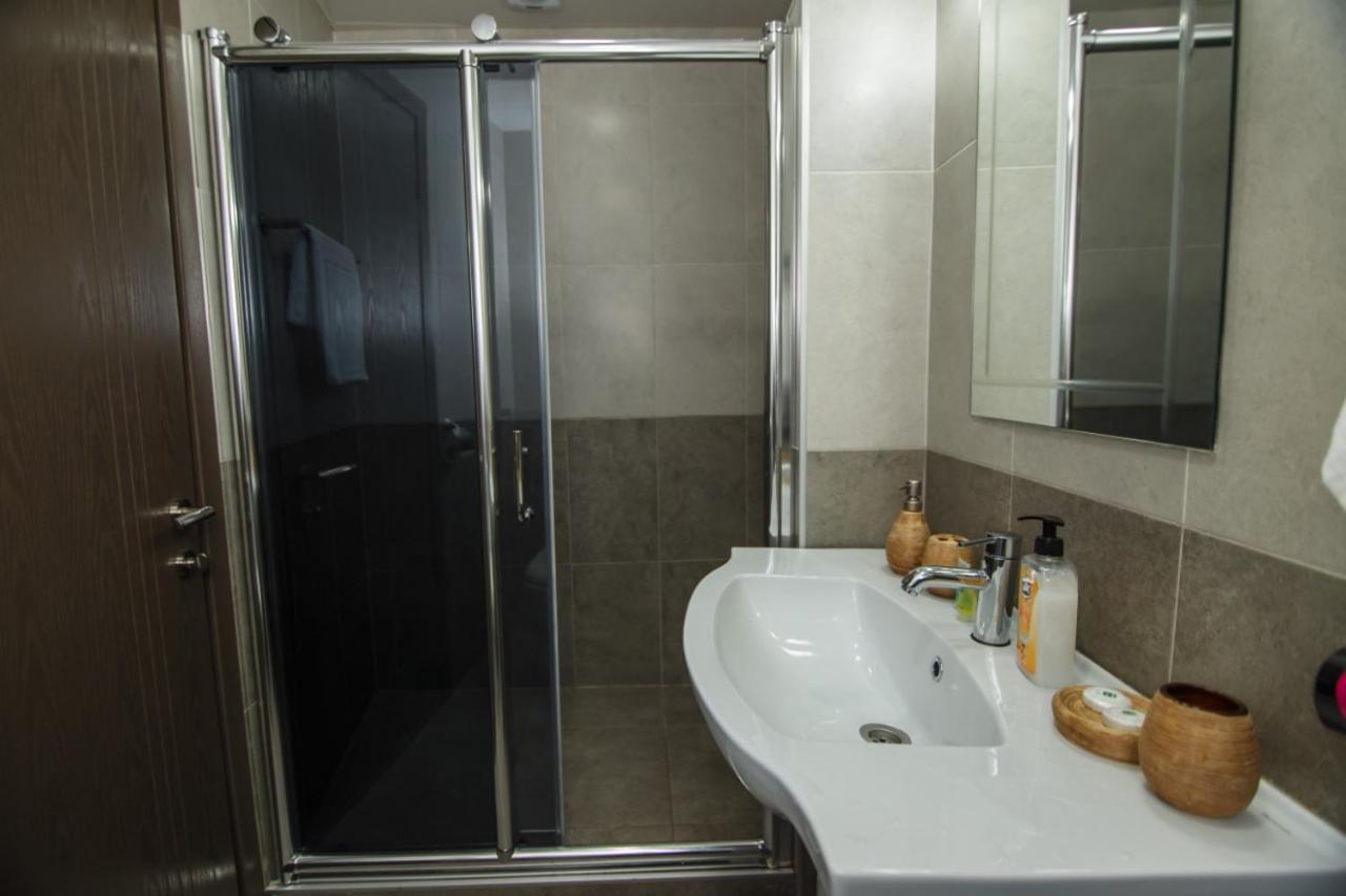 Ferienwohnung Rezal Plaza Batumi Exterior foto